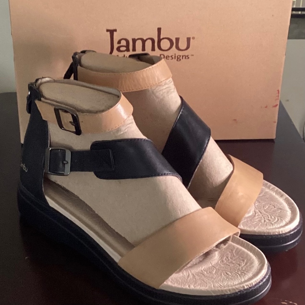 NWT Jambu ‘Cape May’ Sandals nude/black Size 10